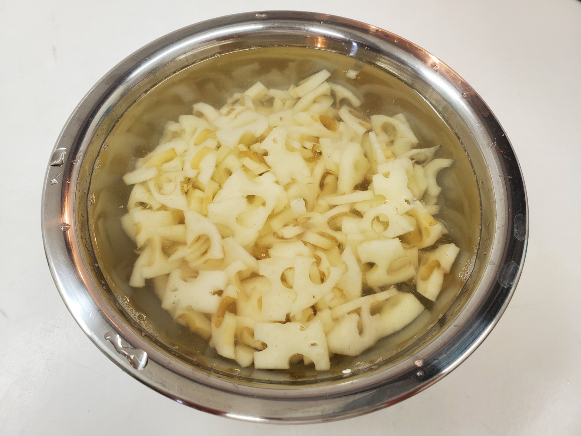 れんこんのきんぴら ぬくもりのおうち保育給食レシピ集 れんこんのきんぴら ぬくもりのおうち保育給食レシピ集